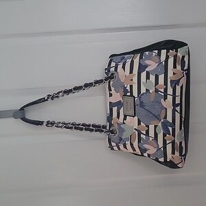 Nicole shoulder bag  multicolor, base navy, 6 pouches, 3 zippered pockets